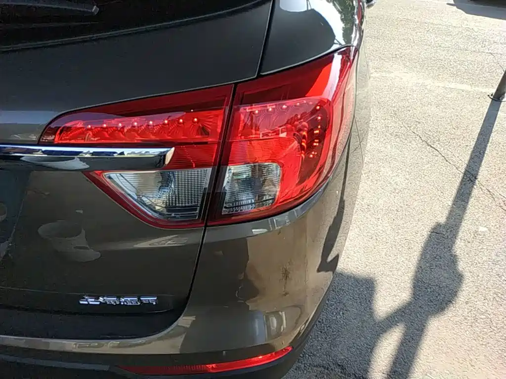 Buick Envision Plus — миниатюра 8