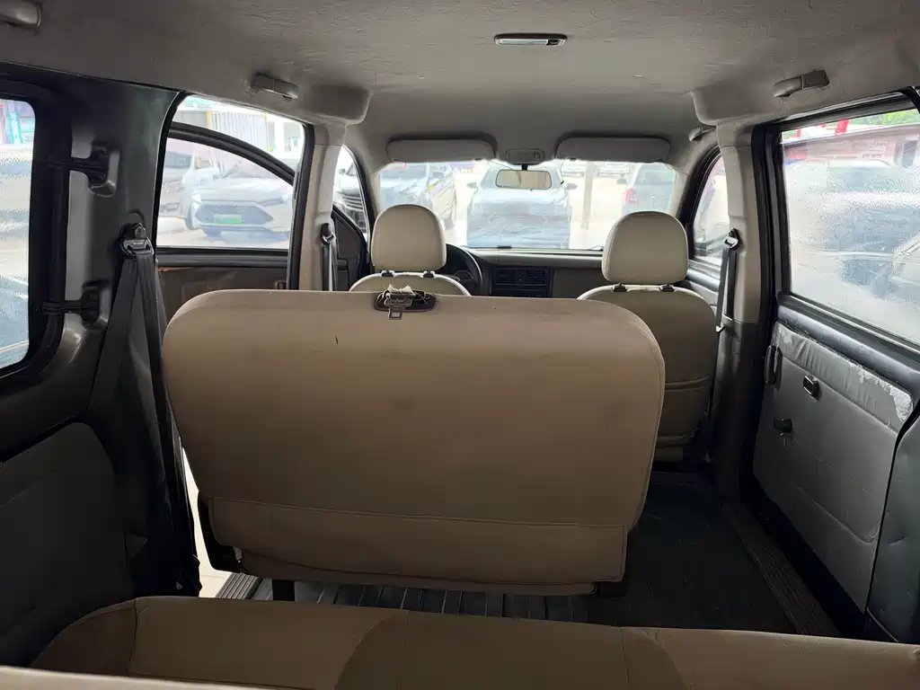 Wuling Rongguang V — миниатюра 14