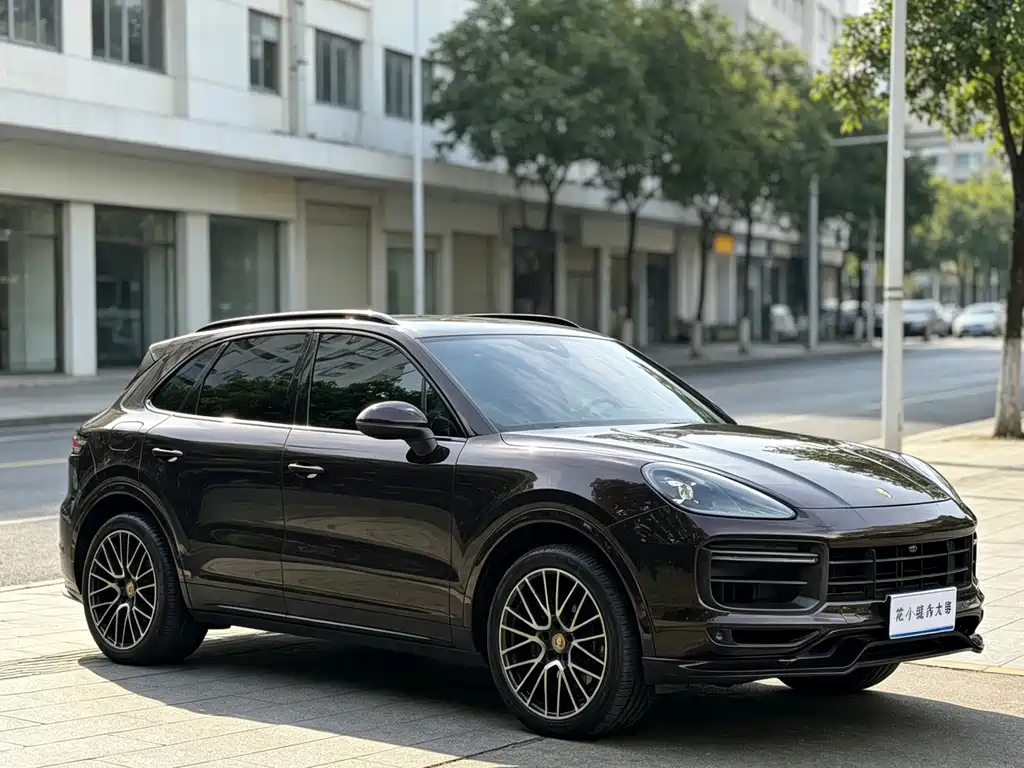 Porsche Cayenne — миниатюра 3