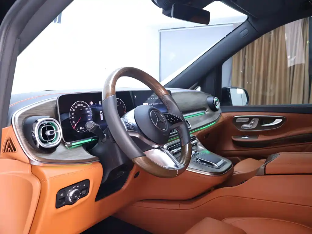 Mercedes-Benz V-Class — миниатюра 11