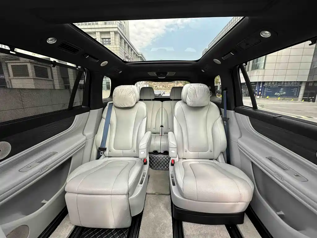 AITO ASK THE WORLD M9