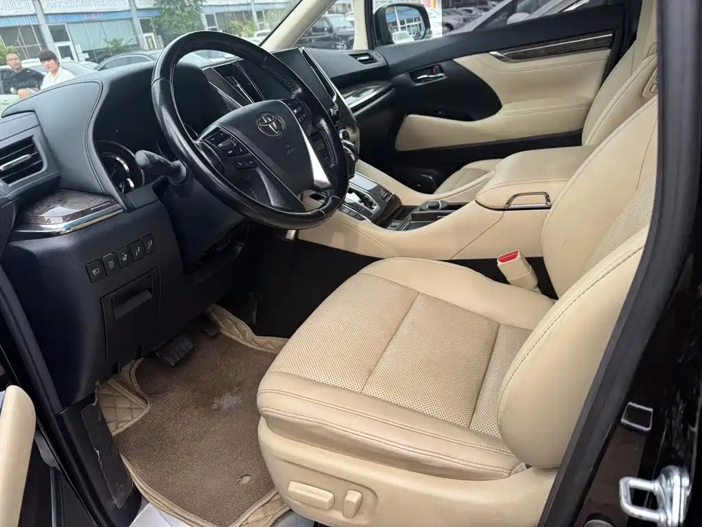 Toyota Vellfire — миниатюра 11