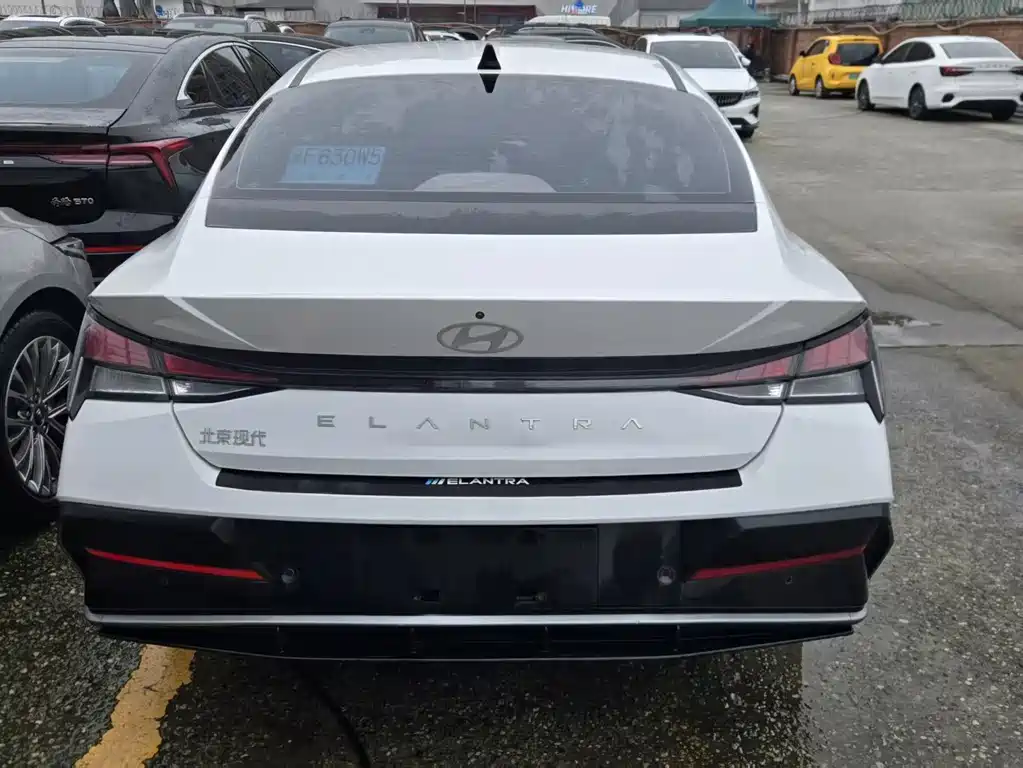 Hyundai Elantra — миниатюра 14