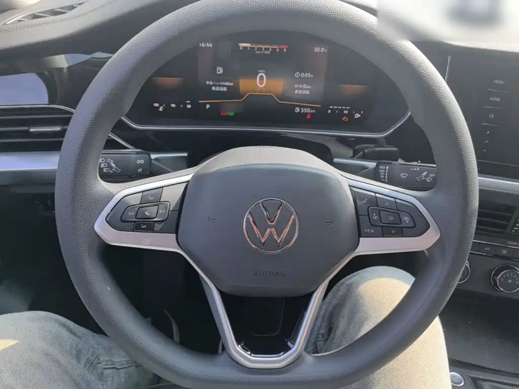 Volkswagen Passat — миниатюра 11