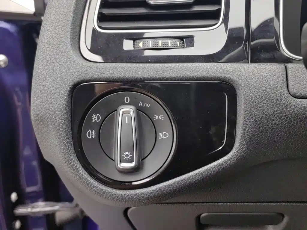 Volkswagen Golf — миниатюра 21