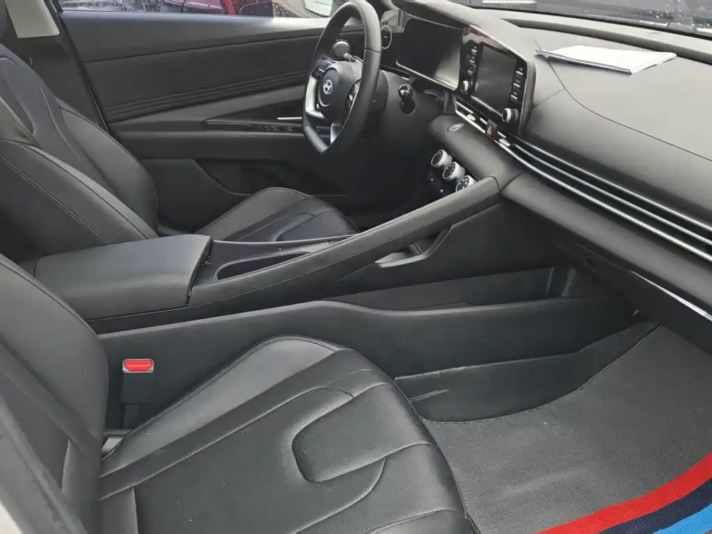 Hyundai Elantra — миниатюра 7