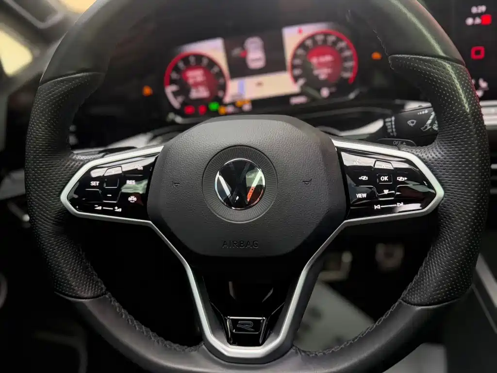 Volkswagen Golf — миниатюра 20