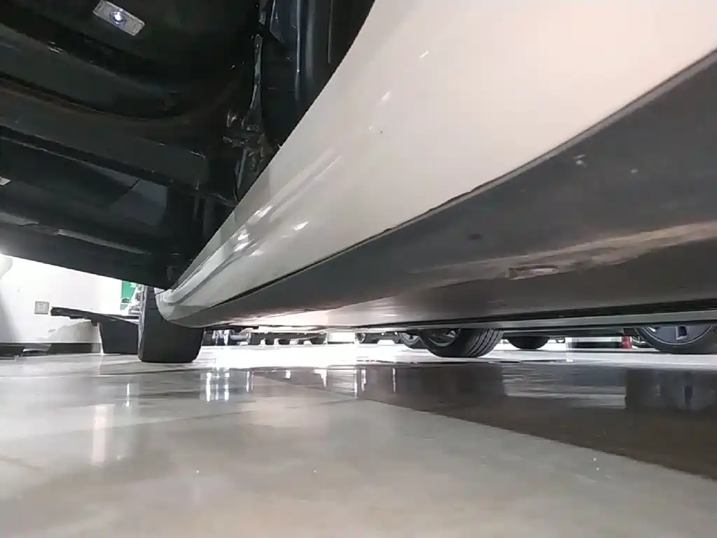 Tesla Model 3 — миниатюра 22