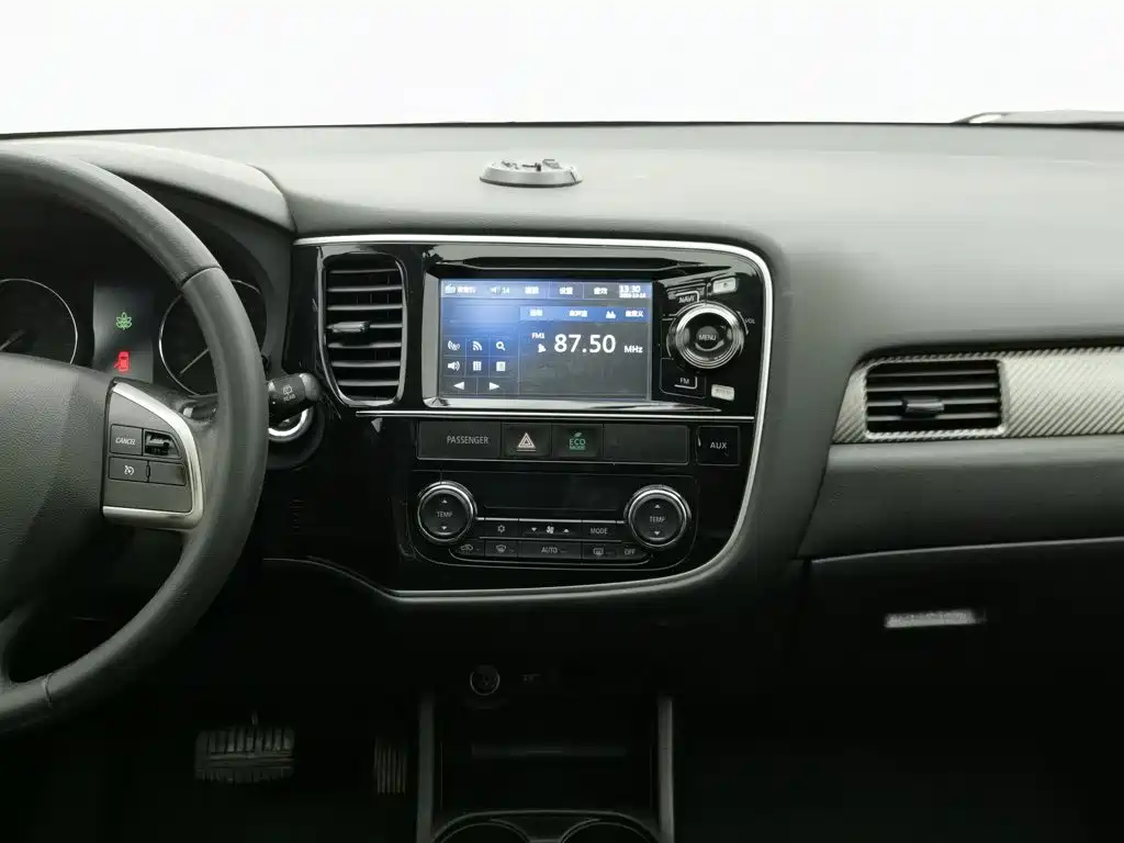 Mitsubishi Outlander (Import) — миниатюра 12