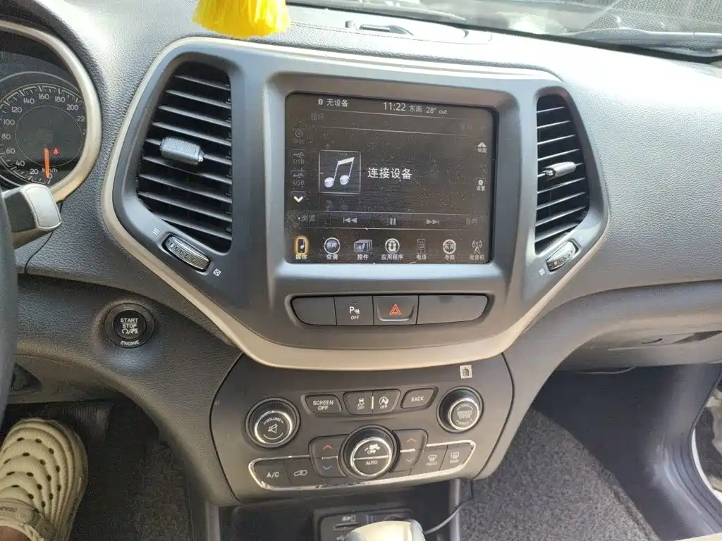 Jeep Cherokee — миниатюра 9