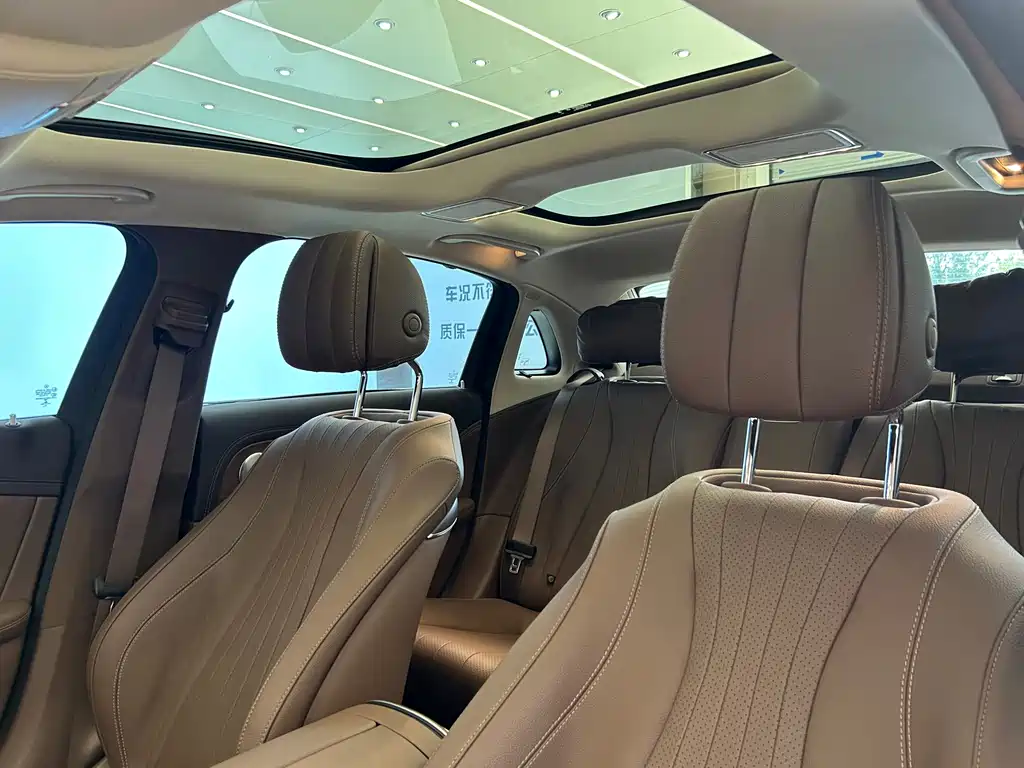 Mercedes-Benz E-Class — миниатюра 11