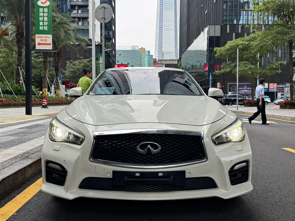 Infiniti Q50 2014 3.7L Luxury Sport