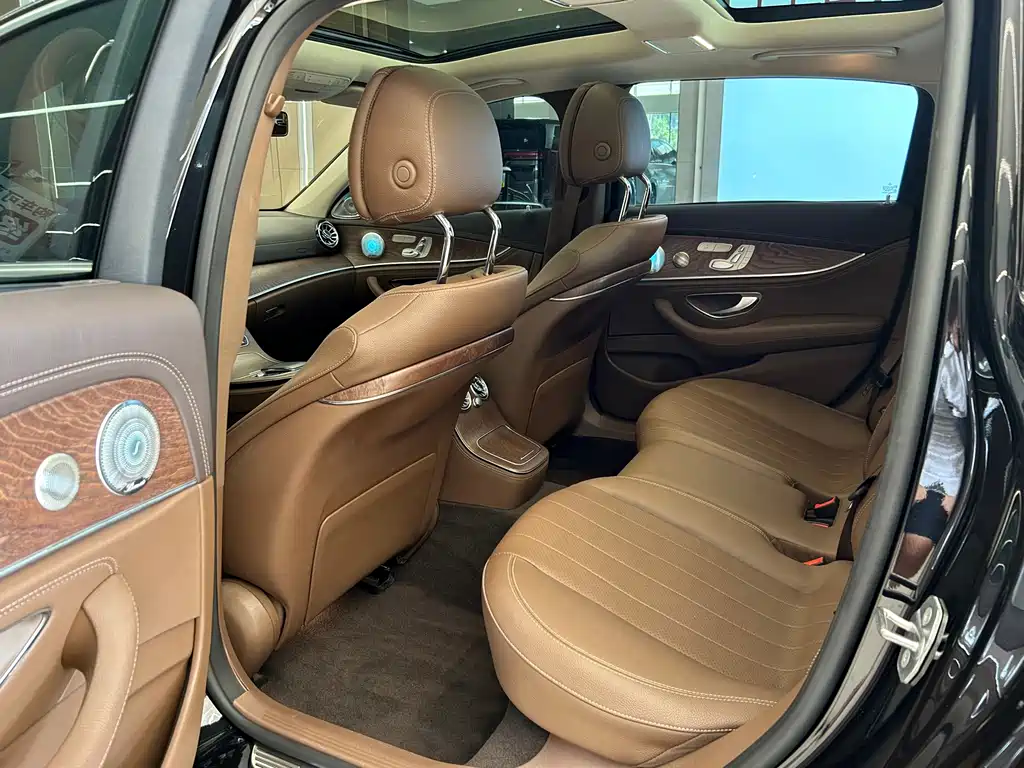 Mercedes-Benz E-Class — миниатюра 18