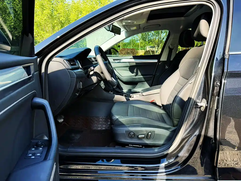 Skoda Superb — миниатюра 9