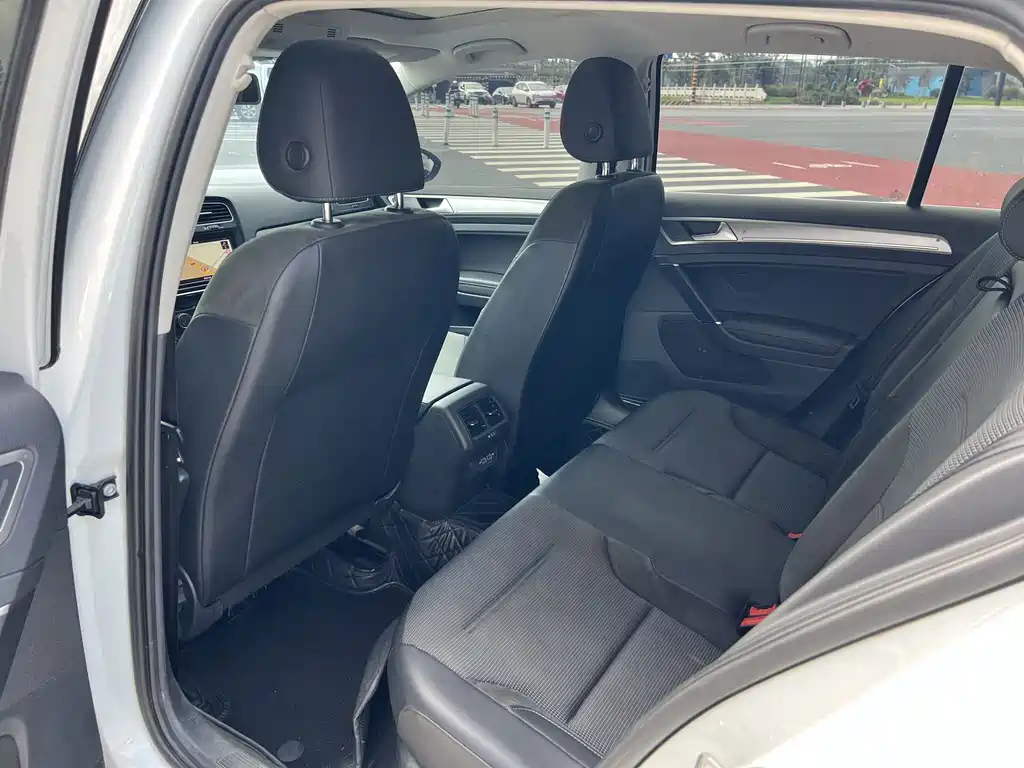 Volkswagen Golf — миниатюра 8