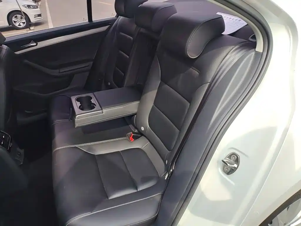 Volkswagen Sagitar — миниатюра 17