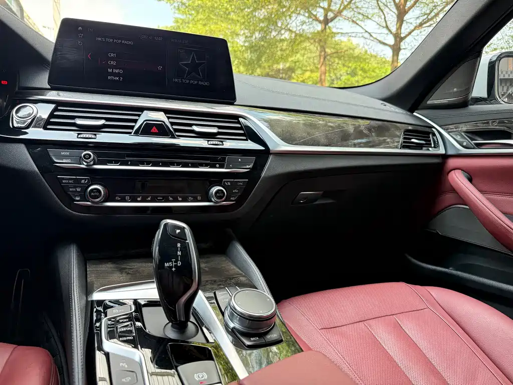 BMW 5 Series — миниатюра 17