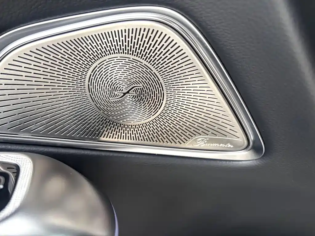 Mercedes-Benz E-Class — миниатюра 6