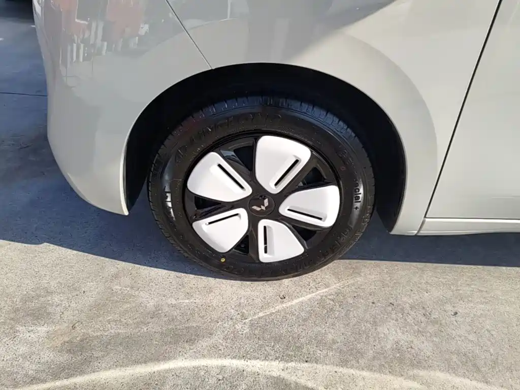Wuling MINIEV — миниатюра 23