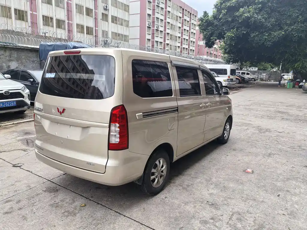WULING WULING HONGGUANG V