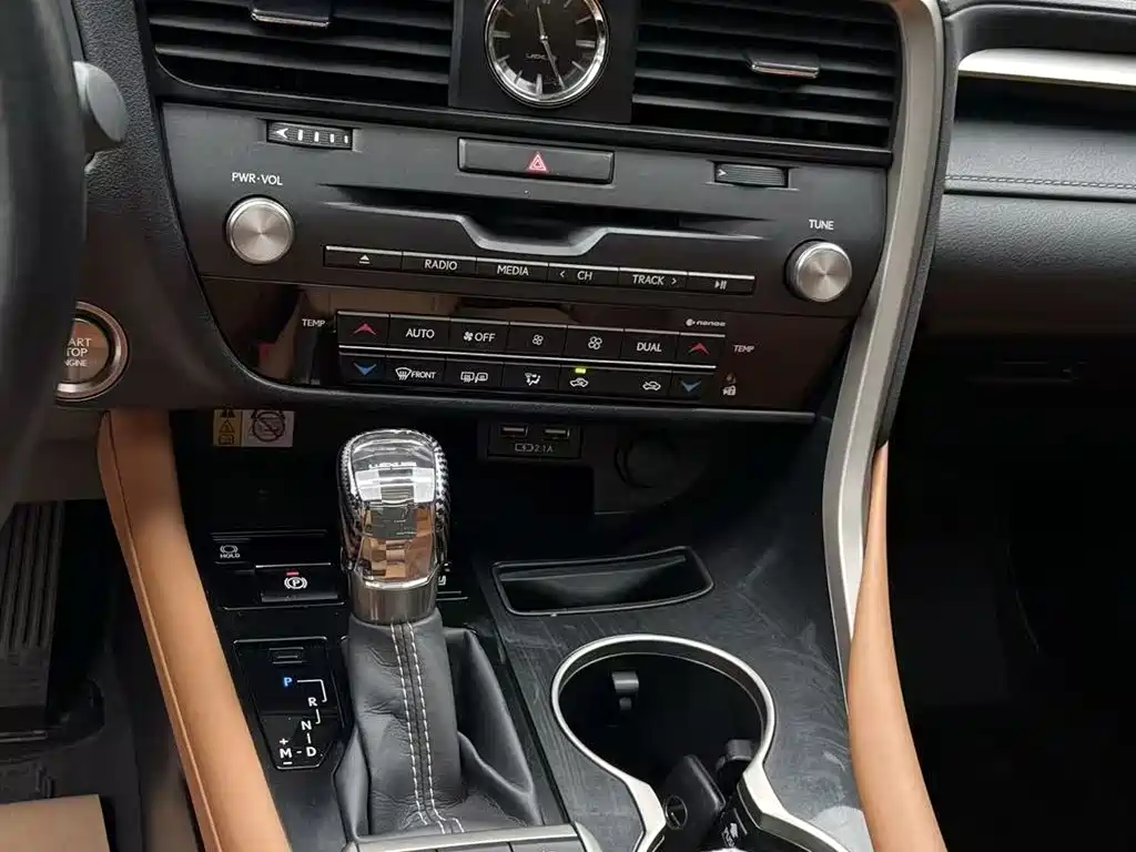 Lexus RX 2021 300