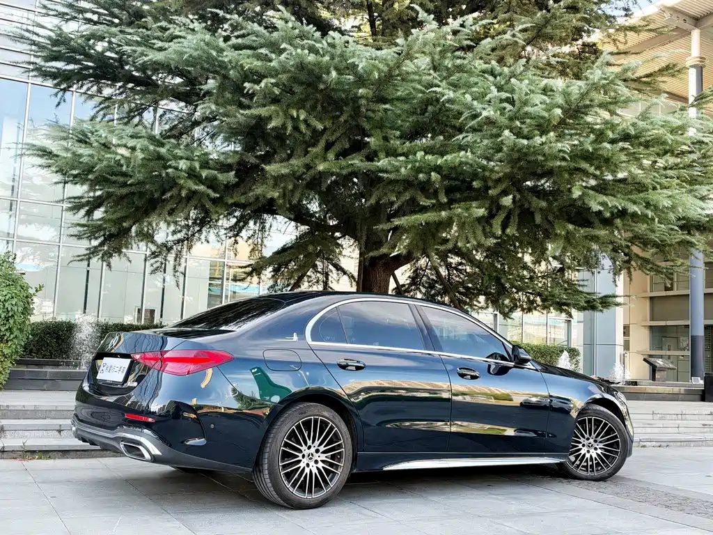 Mercedes-Benz C-Class — миниатюра 11