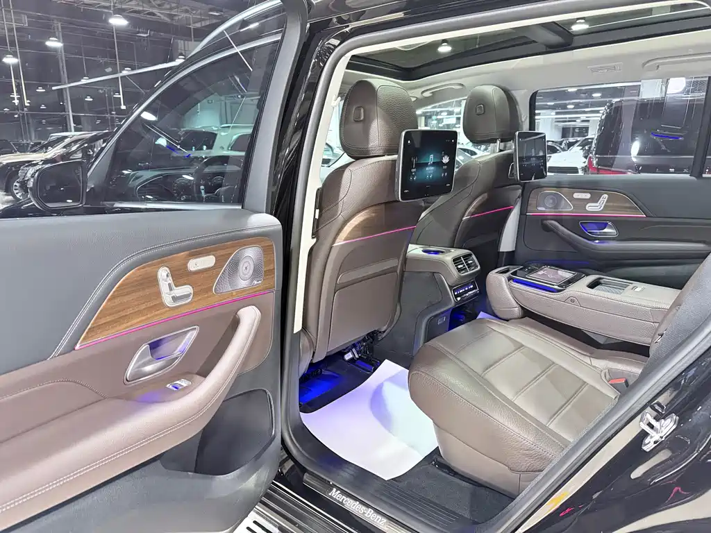 Mercedes-Benz GLS — миниатюра 11