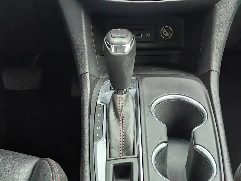 Chevrolet Equinox — миниатюра 13