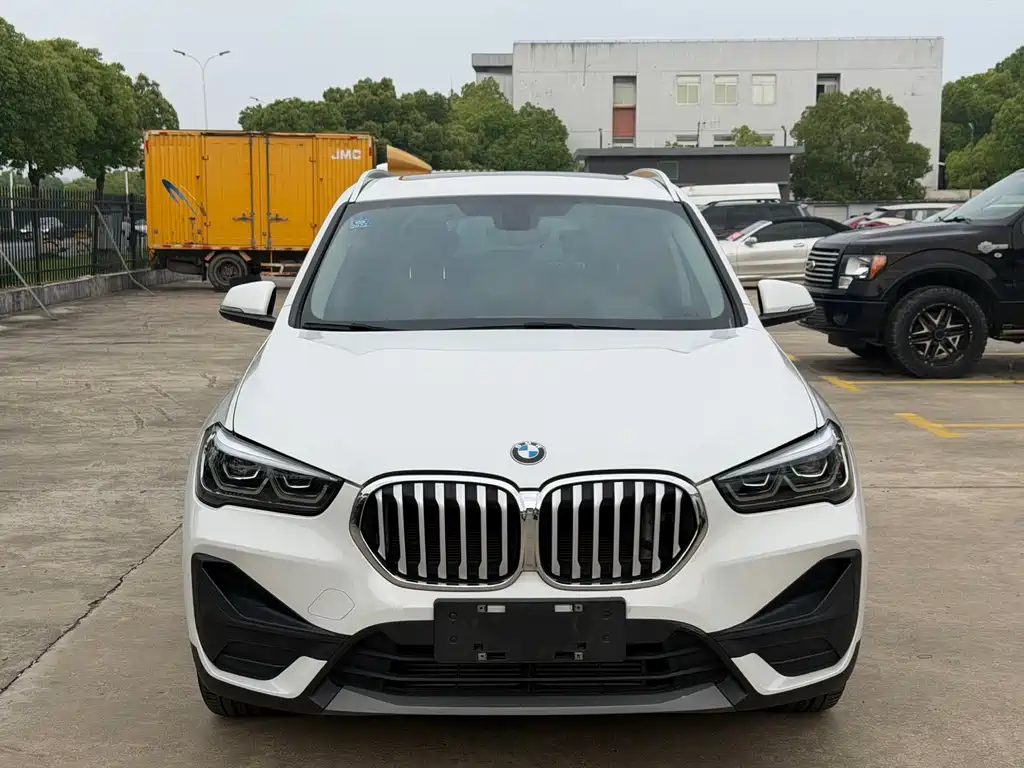Купить BMW X1