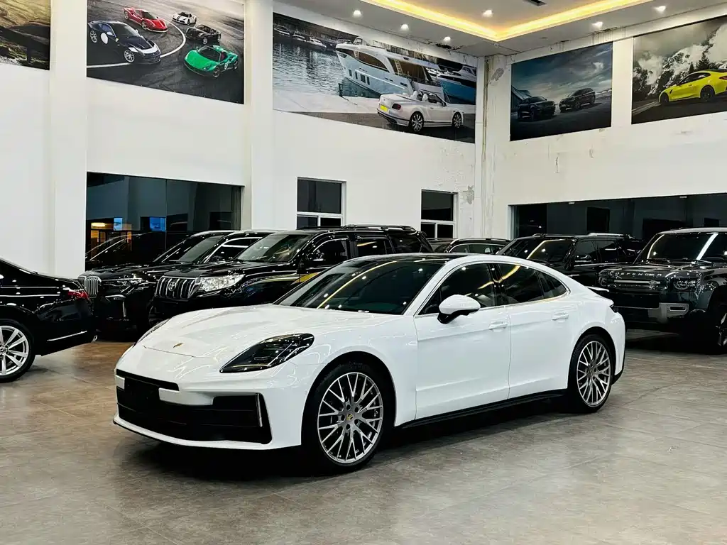 Porsche Panamera 2025
