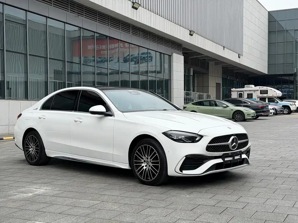 Mercedes-Benz C-Class — миниатюра 2