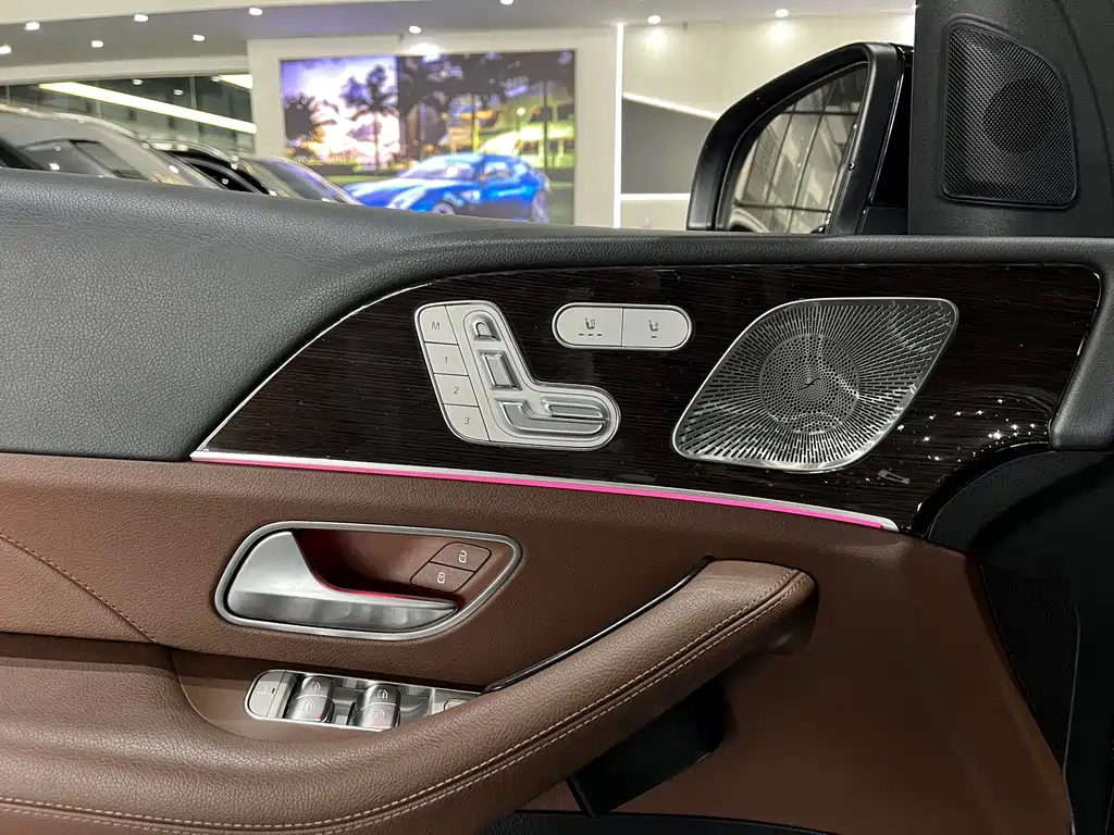 Mercedes-Benz GLE (Import) — миниатюра 9