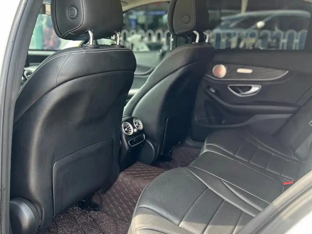Mercedes-Benz C-Class — миниатюра 5