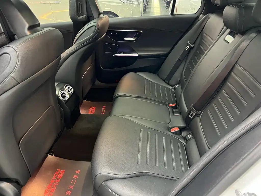 Mercedes-Benz C-Class — миниатюра 10