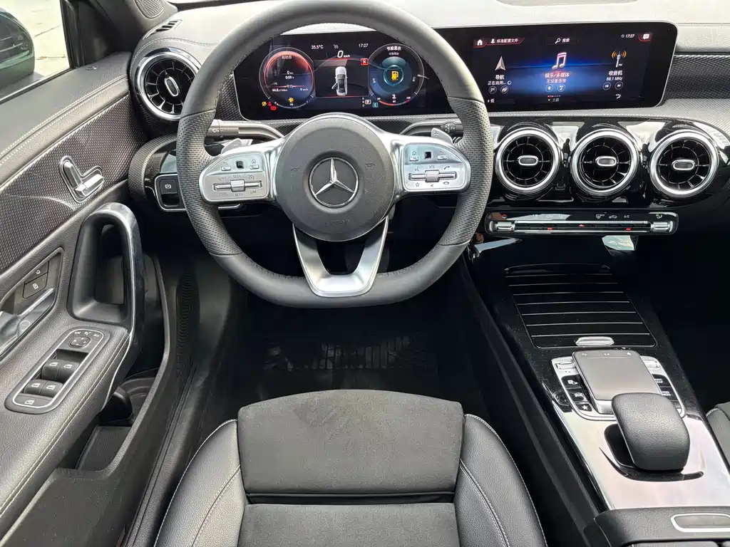 Mercedes-Benz A-Class — миниатюра 10
