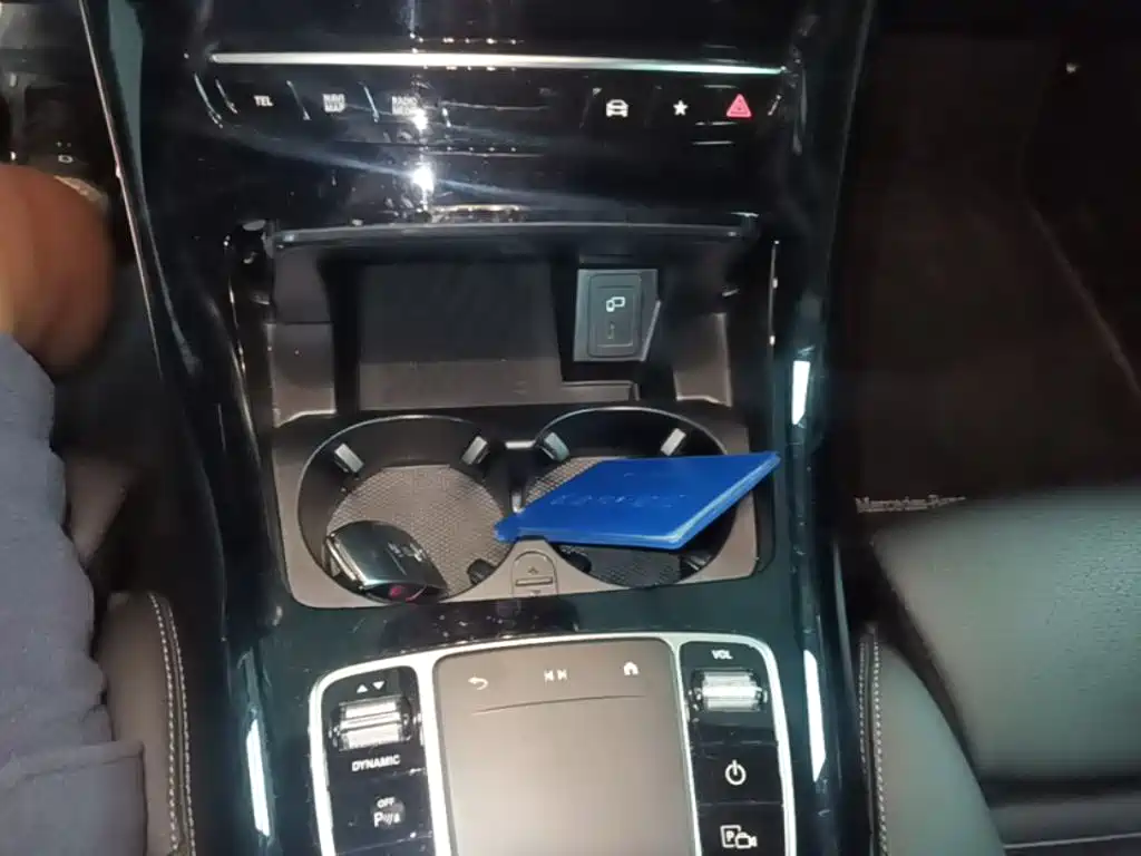 Mercedes-Benz EQC — миниатюра 14