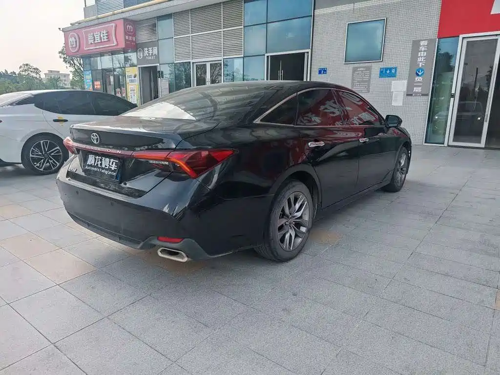 Toyota Avalon — миниатюра 8