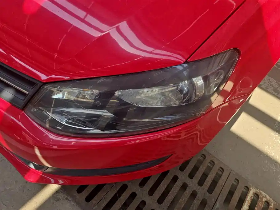 Volkswagen Polo 2011 1.4L MT