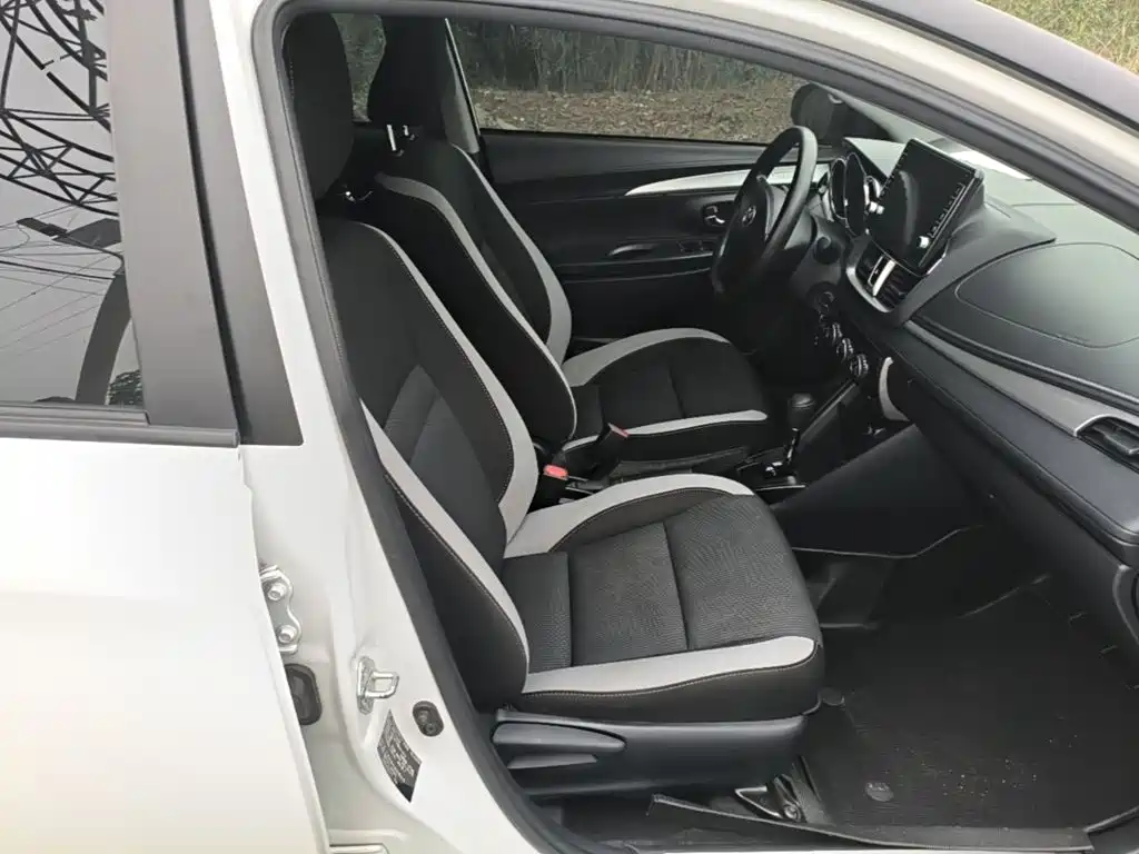 Toyota Yaris L — миниатюра 25