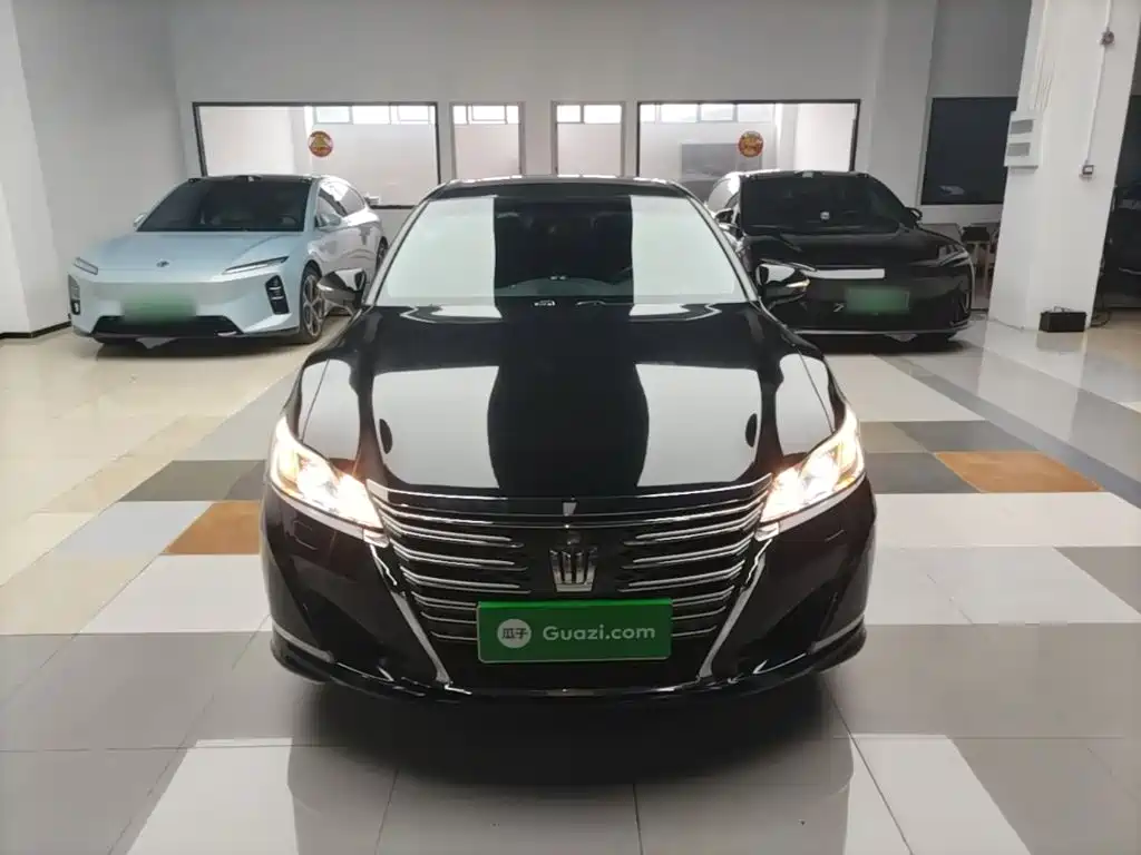 Toyota Crown 2015 2.5L Smart