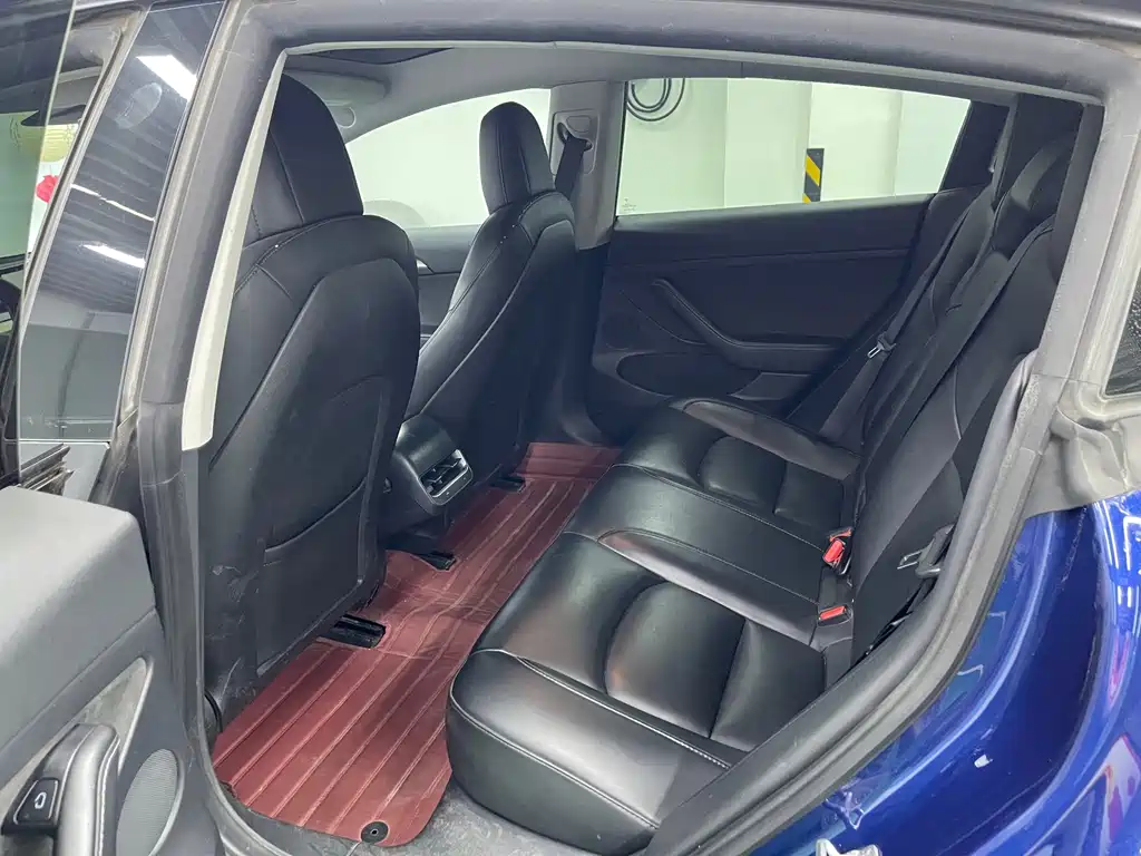 Tesla Model 3 — миниатюра 9