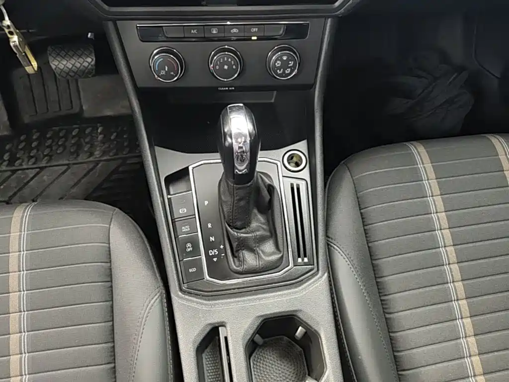 Volkswagen Lavida — миниатюра 14