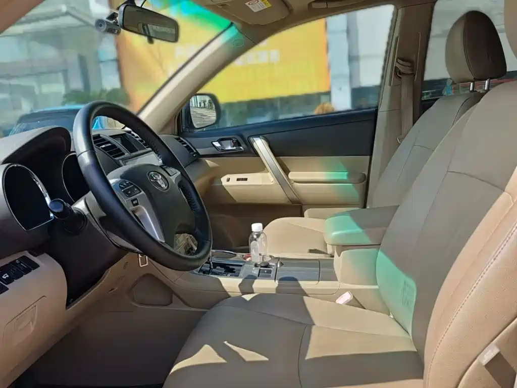 Toyota Highlander — миниатюра 5