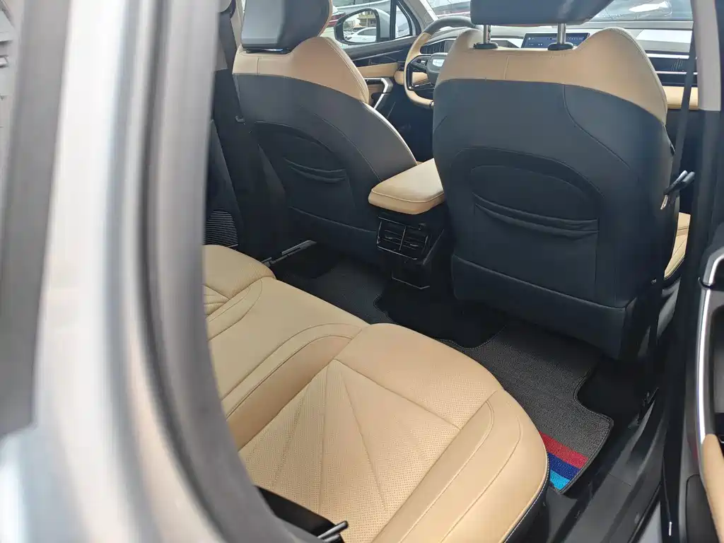 Geely Boyue L — миниатюра 12