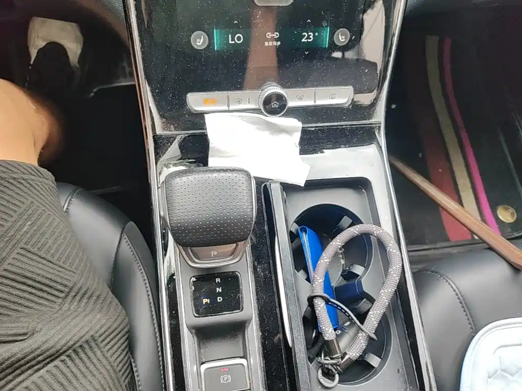 Roewe RX5 eMAX — миниатюра 14