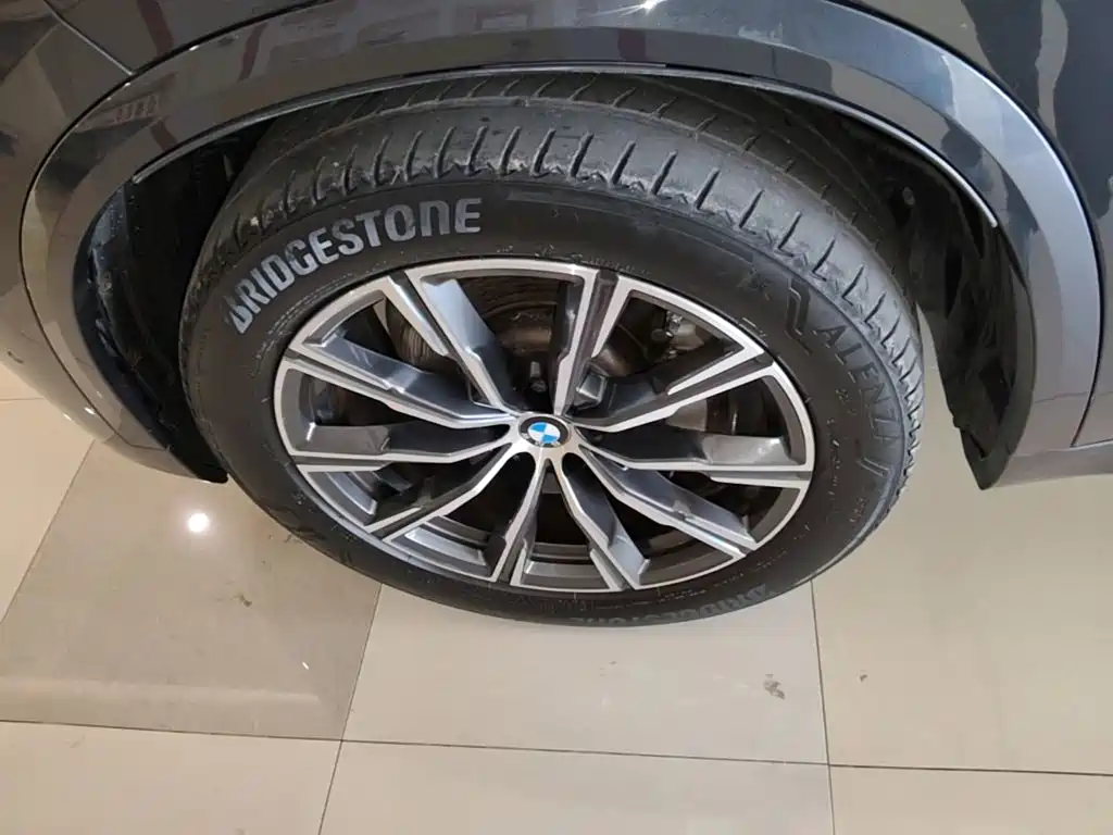 BMW X5 (Import) — миниатюра 23