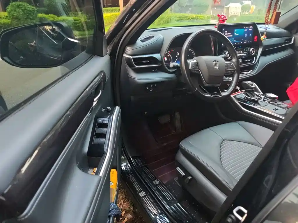 Toyota Crown Kluger — миниатюра 12