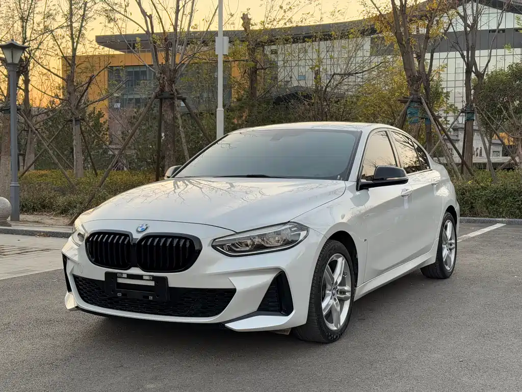 BMW 1 SERIES