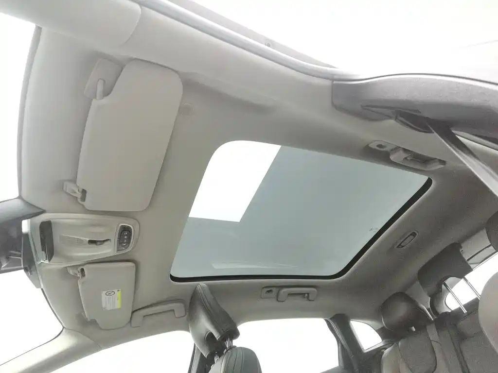 Volvo V40 — миниатюра 14