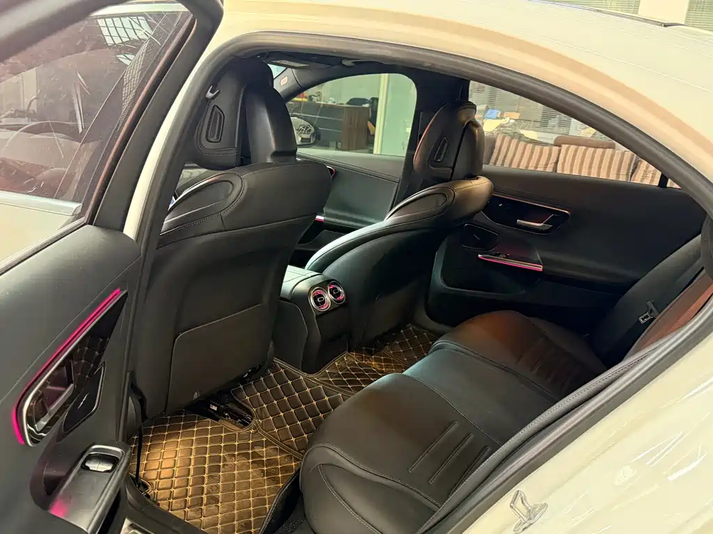 Mercedes-Benz C-Class — миниатюра 22